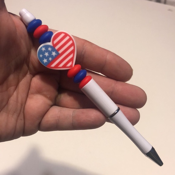 🟢 American Flag Heart Blue Red Beaded Focal Pen - Picture 9 of 10